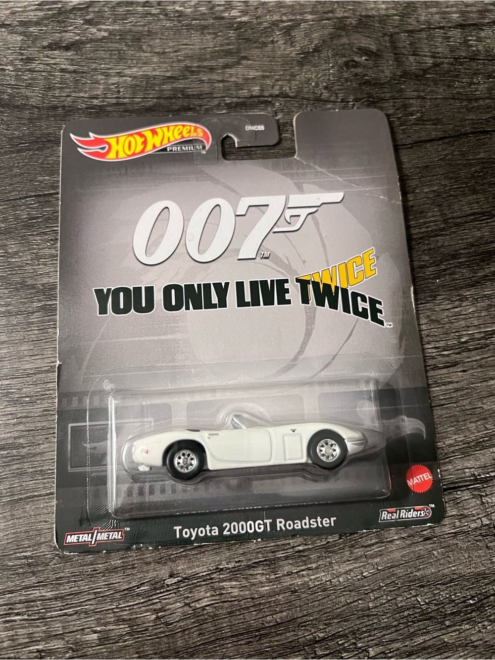 Hot Wheels Premium Toyota 2000GT Roadster 007 You Only Live Twice Real Riders